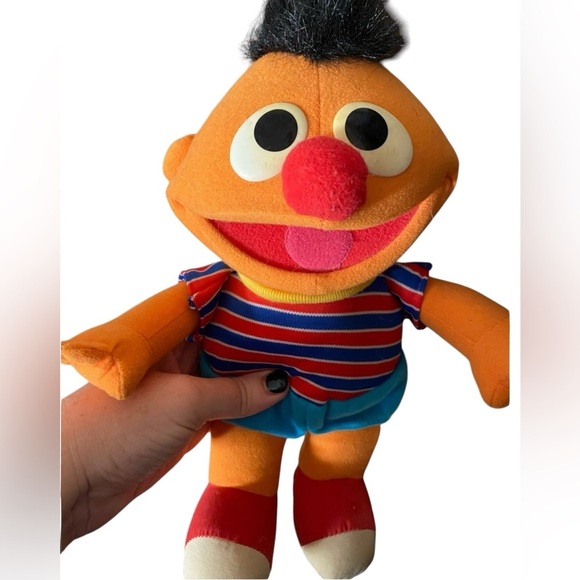 tyco Other - Vintage 1996 Sesame Street Tickle Me Ernie with sound